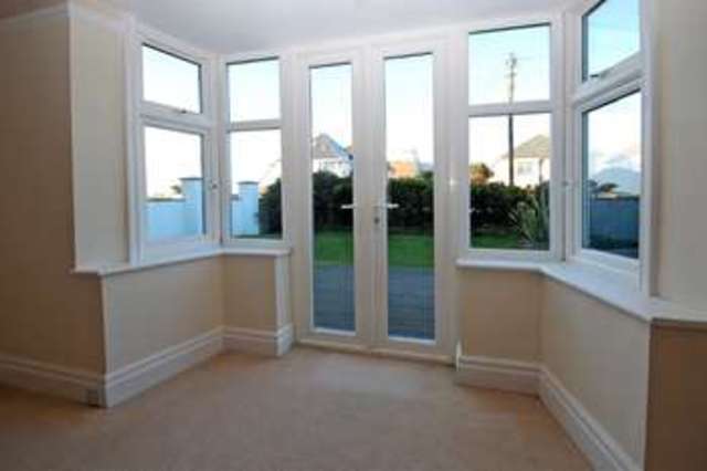  Image of 2 bedroom Flat for sale in Grand Avenue Southbourne Bournemouth BH6 at Grand Avenue  Southbourne, BH6 3TA
