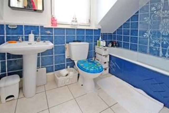  Image of 2 bedroom Flat for sale in Grand Avenue Southbourne Bournemouth BH6 at Grand Avenue Southbourne Bournemouth, BH6 3TA