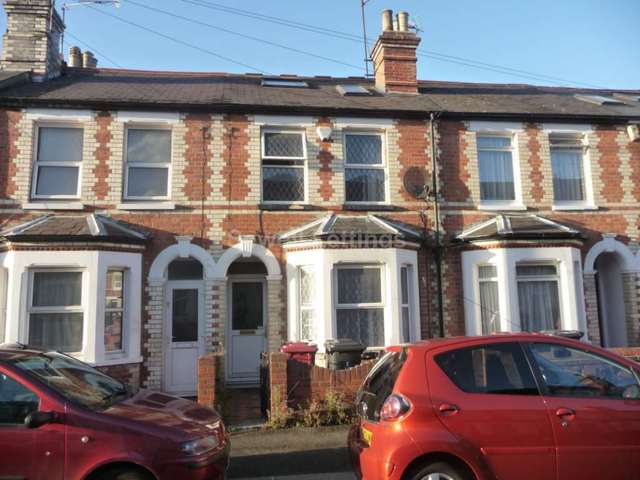  Image of 6 bedroom Detached house to rent in Grange Avenue Earley Reading RG6 at Grange Avenue  Reading, RG6 1DL
