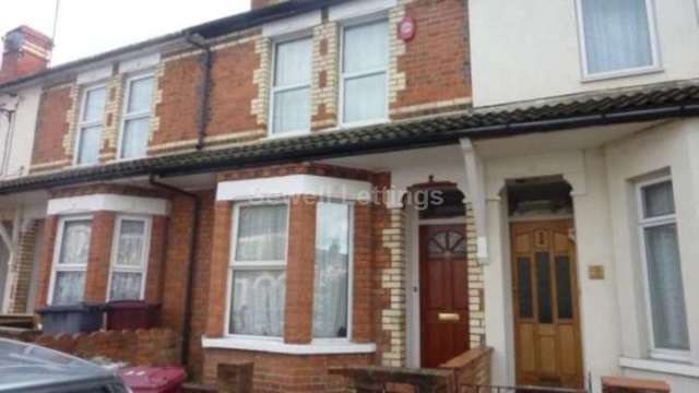  Image of 4 bedroom Detached house to rent in Grange Avenue Earley Reading RG6 at Grange Avenue  Reading, RG6 1DJ