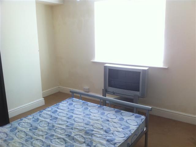  Image of 1 bedroom Flat to rent in Grange Road West Prenton CH43 at Birkenhead  Wirral, CH43 4XB