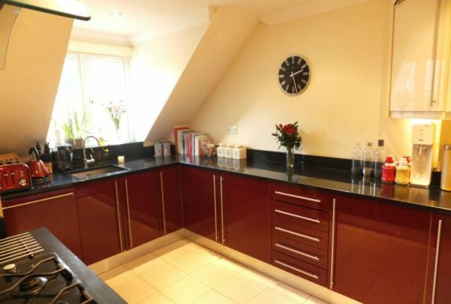  Image of 2 bedroom Flat for sale in Great Durgates Close Wadhurst TN5 at Wadhurst, TN5 6RD