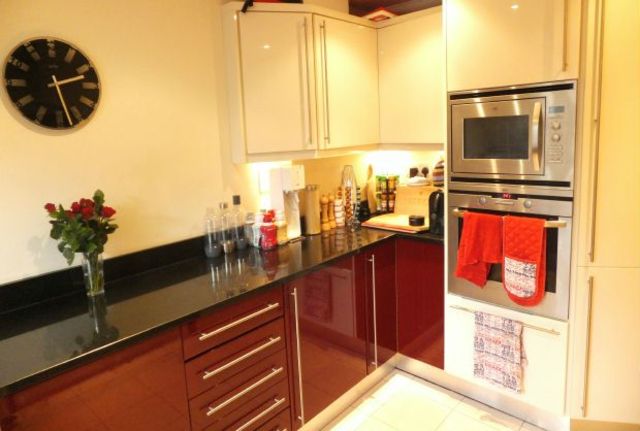  Image of 2 bedroom Flat for sale in Great Durgates Close Wadhurst TN5 at Wadhurst, TN5 6RD
