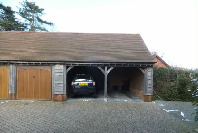 Image of 2 bedroom Flat for sale in Great Durgates Close Wadhurst TN5 at Wadhurst, TN5 6RD