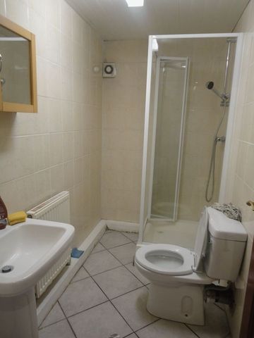  Image of 4 bedroom Terraced house to rent in Greatfields Drive Uxbridge UB8 at Greatfields Drive  Uxbridge, UB8 3QN