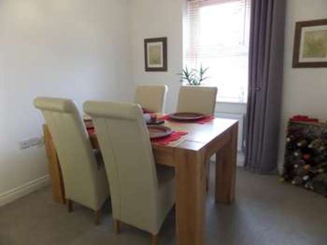  Image of 3 bedroom Apartment for sale in Green Farm Road Newport Pagnell MK16 at Newport Pagnell, MK16 0JY