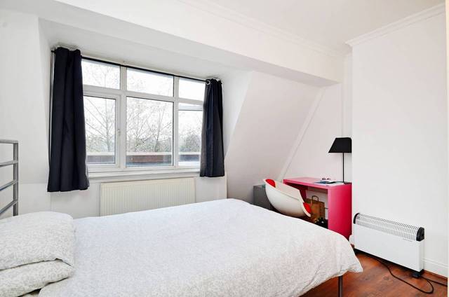  Image of 3 bedroom Flat for sale in Green Lanes London N4 at Green Lanes  Finsbury Park, N4 2NJ
