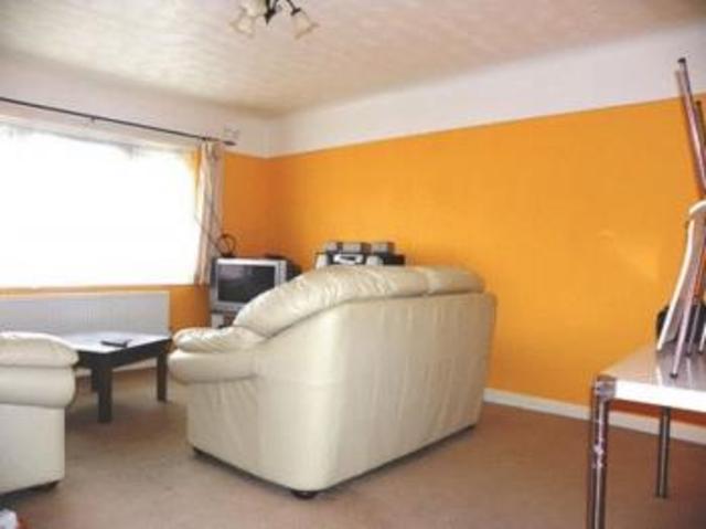  Image of 2 bedroom Flat to rent in Green Park Road Southampton SO16 at Green Park Road Millbrook Southampton, SO16 9AB