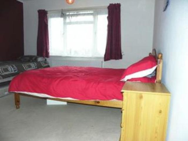  Image of 2 bedroom Flat to rent in Green Park Road Southampton SO16 at Green Park Road Millbrook Southampton, SO16 9AB