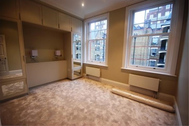  Image of 3 bedroom Flat to rent in Green Street London W1K at MAYFAIR, W1K 7AZ