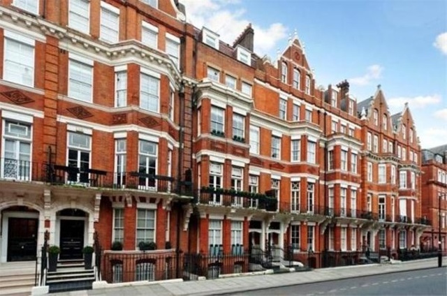  Image of 3 bedroom Flat to rent in Green Street London W1K at MAYFAIR, W1K 7AZ