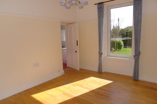  Image of 5 bedroom Detached house to rent in Greenbank Crescent Edinburgh EH10 at Comiston Edinburgh Edinburgh, EH10 5TE