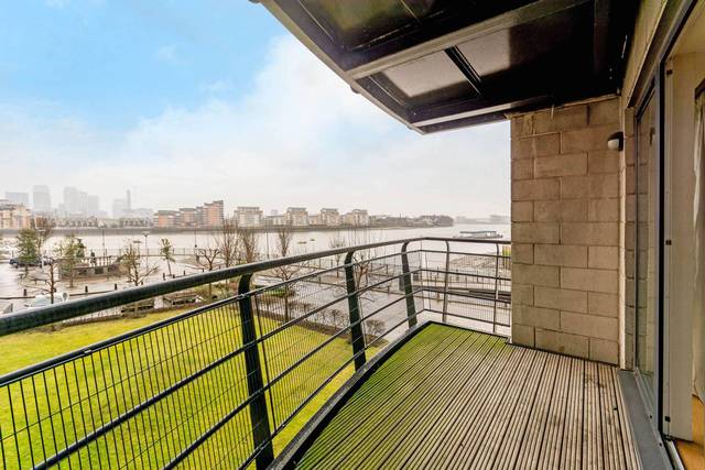  Image of 2 bedroom Flat for sale in Greenfell Mansions Glaisher Street London SE8 at Greenfell Mansions  Deptford, SE8 3EU