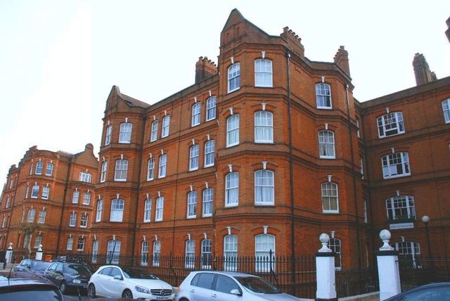  Image of 3 bedroom Flat to rent in Greyhound Road London W14 at Greyhound Road  London, W14 9SG