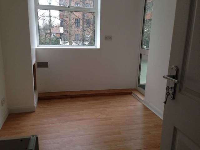  Image of 1 bedroom Apartment to rent in Hanger Lane London W5 at Greystocke Court Ealing London, W5 1EN