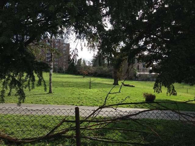  Image of 1 bedroom Apartment to rent in Hanger Lane London W5 at Greystocke Court Ealing London, W5 1EN