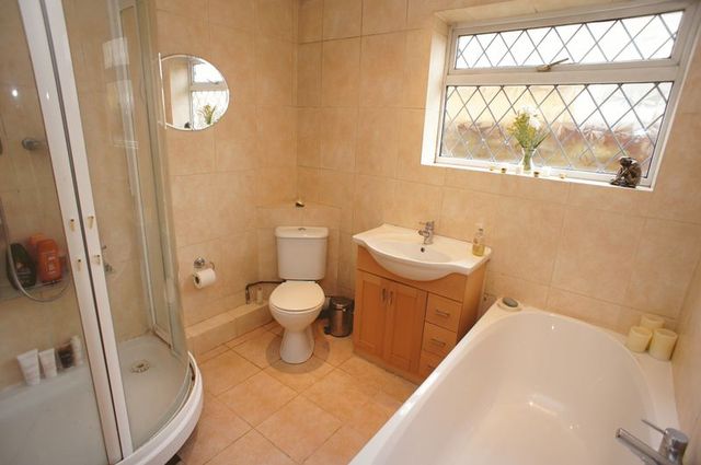  Image of 4 bedroom Detached house for sale in Griffin Avenue Canvey Island SS8 at Griffin Avenue  Canvey Island, SS8 8BE