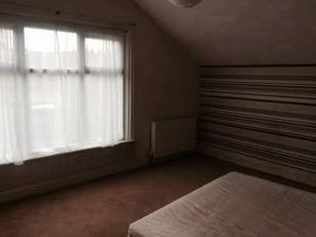  Image of 2 bedroom Semi-Detached house to rent in Grimscar Avenue Birkby Huddersfield HD2 at Grimscar Avenue  Huddersfield, HD2 2TU