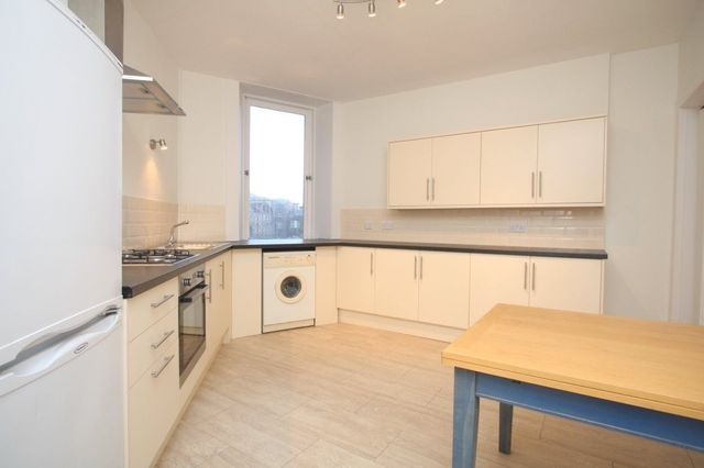  Image of 1 bedroom Flat to rent in Grindlay Street Edinburgh EH3 at Tollcross Edinburgh Edinburgh, EH3 9AS