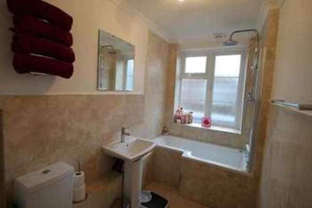  Image of 2 bedroom Flat to rent in Brighton Road Sutton SM2 at Brighton Road  Sutton, SM2 5BL