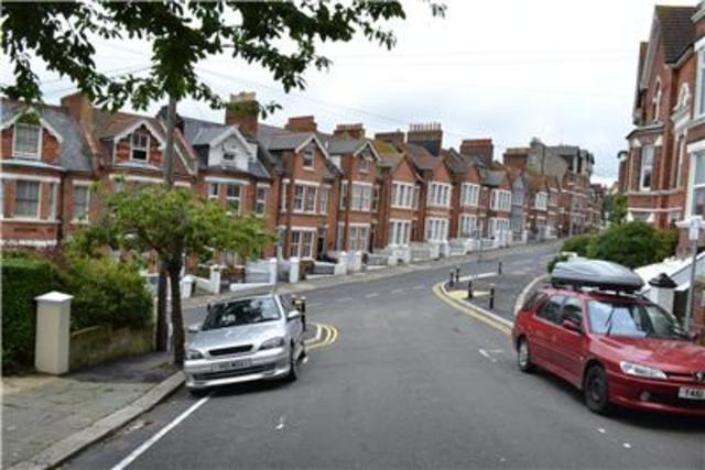  Image of 1 bedroom Flat to rent in Milward Crescent Hastings TN34 at East Sussex, TN34 3RU