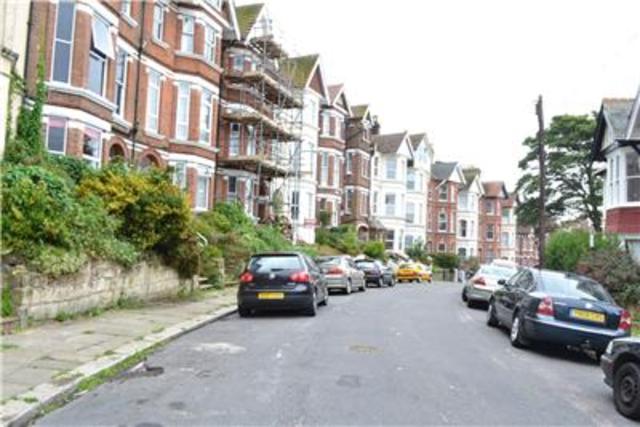  Image of 1 bedroom Flat to rent in Milward Crescent Hastings TN34 at East Sussex, TN34 3RU