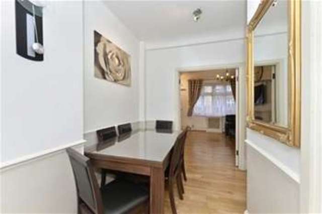  Image of 3 bedroom Flat to rent in Hall Road London NW8 at St John