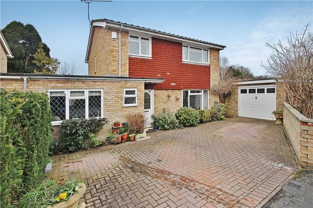  Image of 3 bedroom Detached house for sale in Guernsey Farm Drive Horsell Woking GU21 at Horsell  Horsell, GU21 4BE
