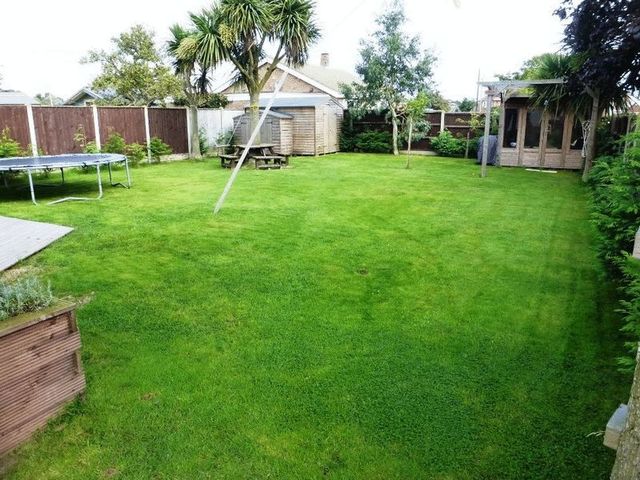 Image of 5 bedroom Property for sale in Yarmouth Road Lowestoft NR32 at Yarmouth Road  Lowestoft, NR32 4AQ