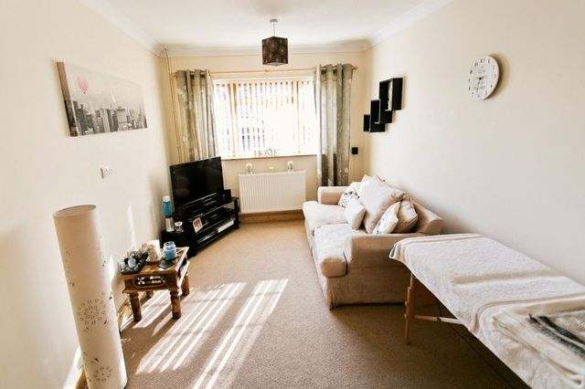  Image of 5 bedroom Property for sale in Yarmouth Road Lowestoft NR32 at Yarmouth Road  Lowestoft, NR32 4AQ