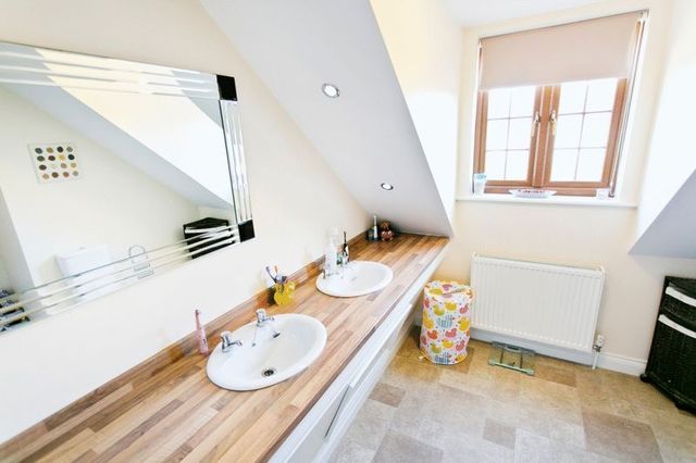  Image of 5 bedroom Property for sale in Yarmouth Road Lowestoft NR32 at Yarmouth Road  Lowestoft, NR32 4AQ