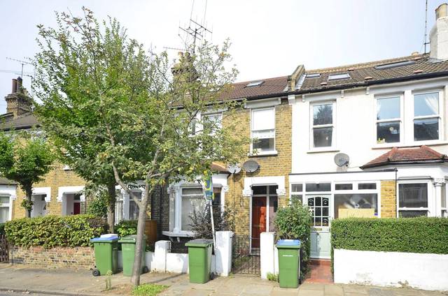  Image of 4 bedroom Flat for sale in Gurdon Road London SE7 at Gurdon Road  Charlton, SE7 7RN