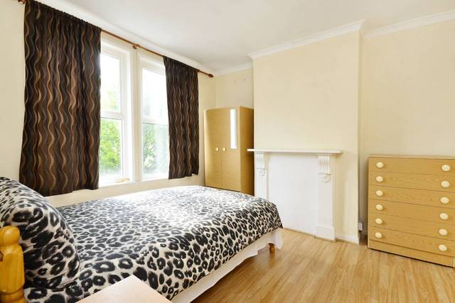  Image of 4 bedroom Flat for sale in Gurdon Road London SE7 at Gurdon Road  Charlton, SE7 7RN