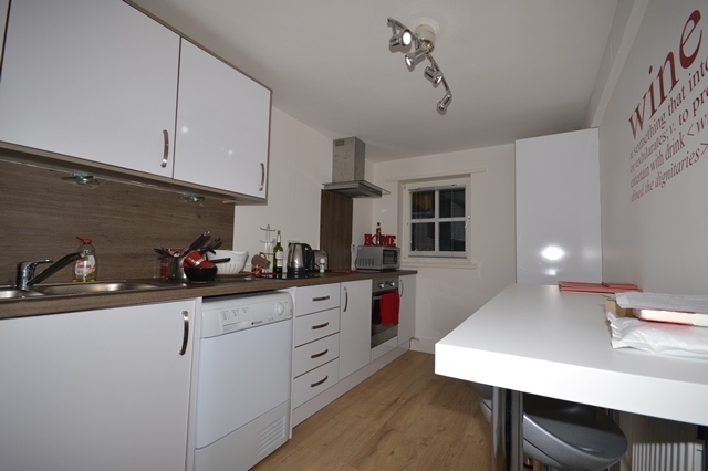  Image of 2 bedroom Flat to rent in Guthrie Street Edinburgh EH1 at Old Town Edinburgh Edinburgh, EH1 1JG