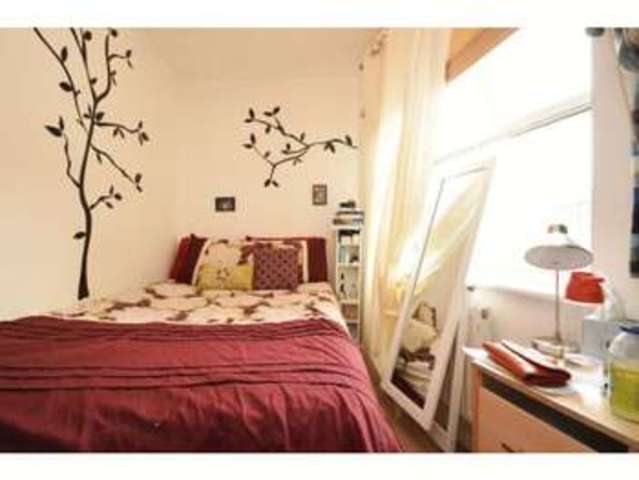  Image of 2 bedroom Flat to rent in Hackney Road London E2 at 40 Hackney Road  London, E2 7PA
