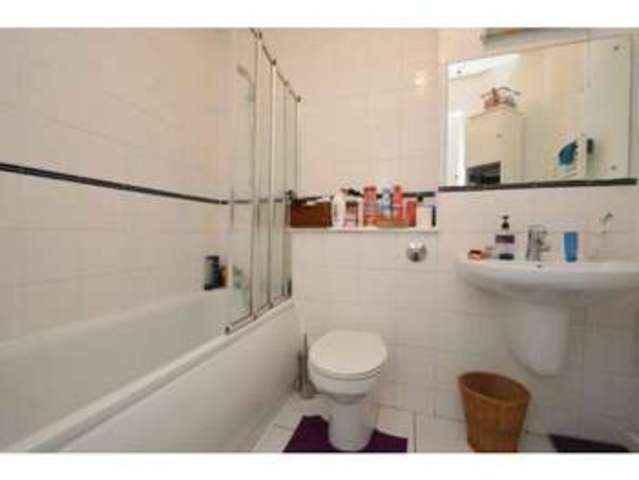  Image of 2 bedroom Flat to rent in Hackney Road London E2 at 40 Hackney Road  London, E2 7PA