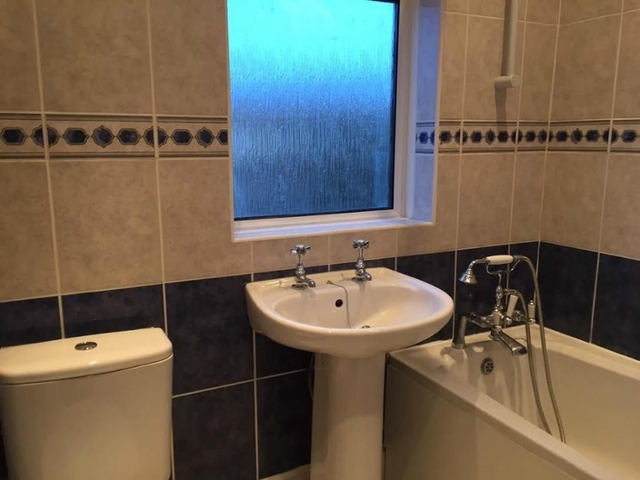  Image of 3 bedroom Terraced house to rent in Hadley Road Mitcham CR4 at London, CR4 1NW
