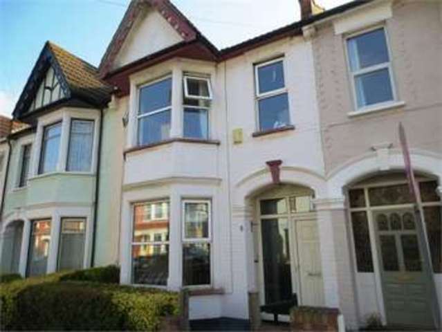  Image of 3 bedroom Terraced house for sale in Hainault Avenue Westcliff-on-Sea SS0 at Hainault Avenue Westcliff on sea Prittlewell, SS0 9HB