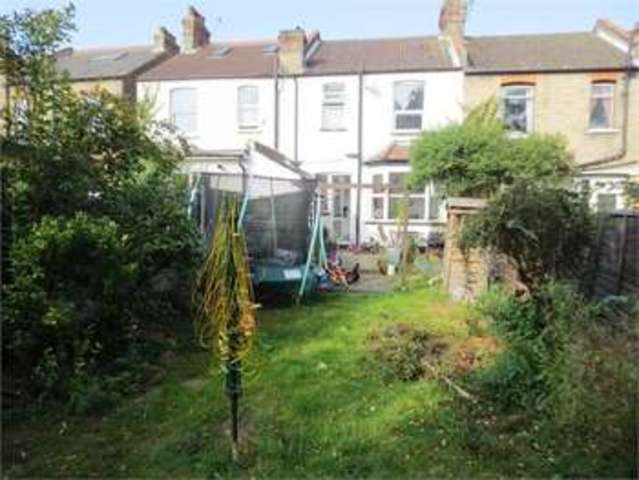  Image of 3 bedroom Terraced house for sale in Hainault Avenue Westcliff-on-Sea SS0 at Hainault Avenue Westcliff on sea Prittlewell, SS0 9HB