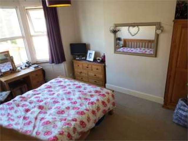  Image of 3 bedroom Terraced house for sale in Hainault Avenue Westcliff-on-Sea SS0 at Hainault Avenue Westcliff on sea Prittlewell, SS0 9HB