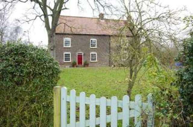  Image of 5 bedroom Detached house for sale in Luddington Luddington Scunthorpe DN17 at Luddington North Lincolnshire, DN17 4QS