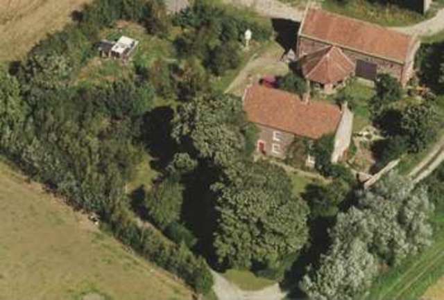  Image of 5 bedroom Detached house for sale in Luddington Luddington Scunthorpe DN17 at Luddington North Lincolnshire, DN17 4QS