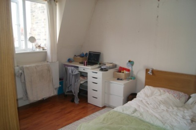  Image of 3 bedroom End of Terrace to rent in Halford Road London SW6 at London, SW6 1JT