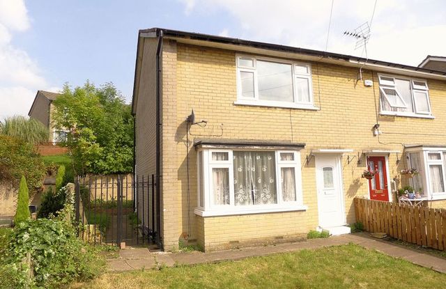  Image of 2 bedroom Semi-Detached house to rent in Halliwell Road Prestwich Manchester M25 at Halliwell Road  Prestwich, M25 9SY