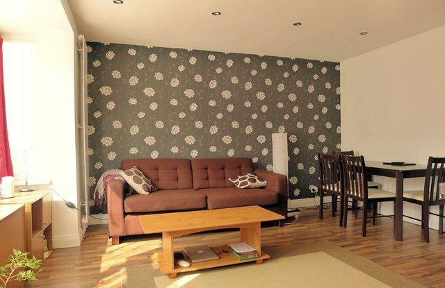  Image of 2 bedroom Semi-Detached house to rent in Halliwell Road Prestwich Manchester M25 at Halliwell Road  Prestwich, M25 9SY