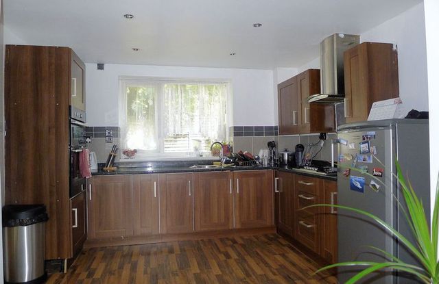  Image of 2 bedroom Semi-Detached house to rent in Halliwell Road Prestwich Manchester M25 at Halliwell Road  Prestwich, M25 9SY