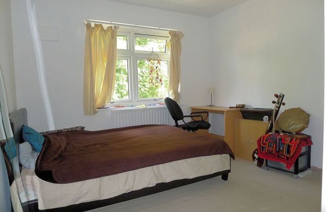  Image of 2 bedroom Semi-Detached house to rent in Halliwell Road Prestwich Manchester M25 at Halliwell Road  Prestwich, M25 9SY