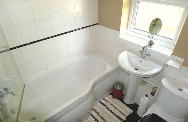  Image of 2 bedroom Semi-Detached house to rent in Halliwell Road Prestwich Manchester M25 at Halliwell Road  Prestwich, M25 9SY