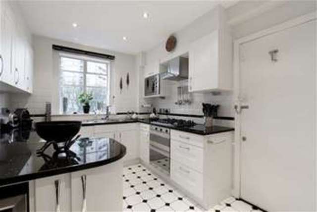  Image of 3 bedroom Flat for sale in Maida Vale London W9 at London, W9 1QR