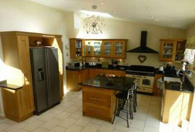  Image of 5 bedroom Detached house for sale in Hampermill Lane Watford WD19 at Watford, WD19 4PJ